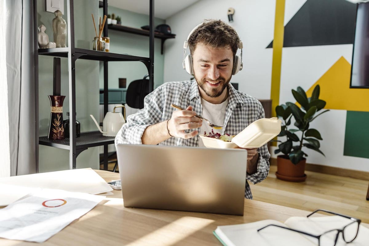 cschwarzschild1's tweet image. A “lunch and learn” is an inexpensive way to offer training and development opportunities for your team. And they can work in a hybrid office, too! Learn how to start a program here. #Training #LearningAndDevlopment #HybridWork link-shortener.io/UioDczGiIy9UQz…