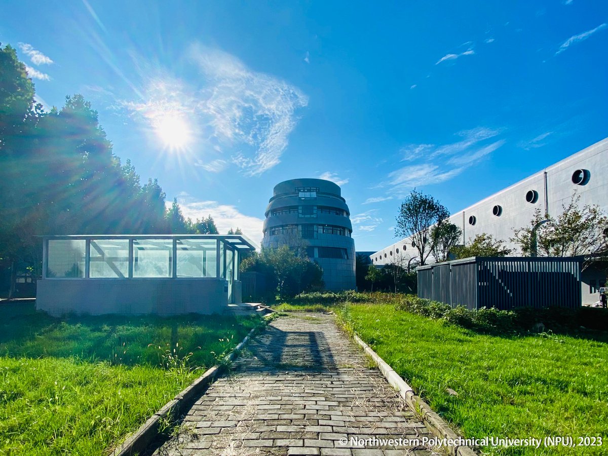 NPUintl's tweet photo. 🌕 Mid-Autumn at NPU is a canvas of vibrant colors and tranquil views! Our campus embodies the spirit of the season, providing a serene backdrop for learning and innovation. Swipe through the autumnal magic that our students call home! #NPU #MidAutumnMagic #CampusBeauty #festival https://t.co/FVIrB0cIO9