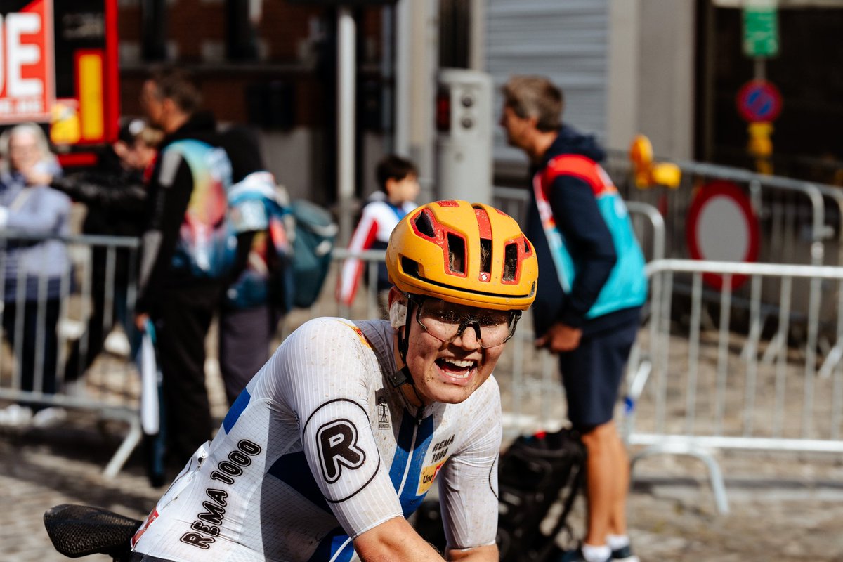 • What a great career <a href="/bannahharnes/">Hannah Bewley</a> 🙏
• What a superb team of experienced riders taking care of Anniina. 
• What a 3rd by Anniina.

TEAM day at Binche-Chimay-Binche 🥳👊

#development 

📸: G. Flamme