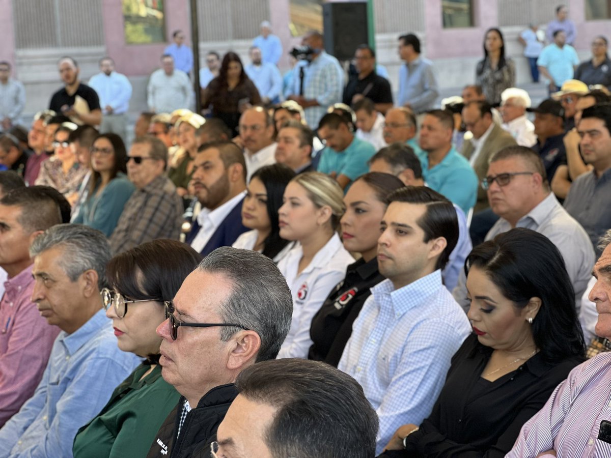 rodolfoaudelo's tweet photo. Conmemorando el 1er aniversario de la implementación de la reforma laboral, transformación histórica que abona ampliamente a la justicia laboral beneficiando al trabajador y sus familias. @AlfonsoDurazo https://t.co/8vvauXQlvz