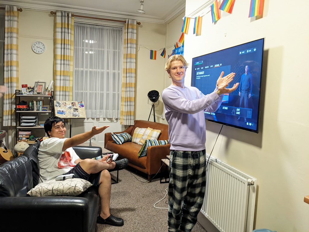 Great to see some of the Evelyn boys enjoying PS5 together - showing some admiration for Bootham PE’s George Trifan in the process! <a href="/boothampe/">Bootham School PE</a> 

#boardinghouse #PS5 #community #iloveboarding #boothamschool #York #YorkSchools #independentschools