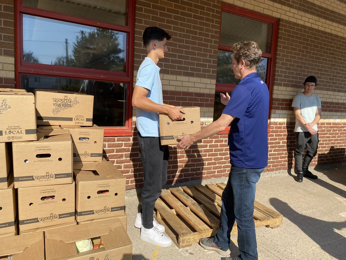 Thank-you <a href="/CPALeadership12/">CPA Leadership 12</a> students for helping with our <a href="/NourishNS/">Nourish NS</a> veggie box deliveries @basinviewdrive today! We appreciate all of your support! @HRCEHealthPromo <a href="/CPAHighSchool/">CPA High School</a> <a href="/CPA_Principal/">Principal</a>