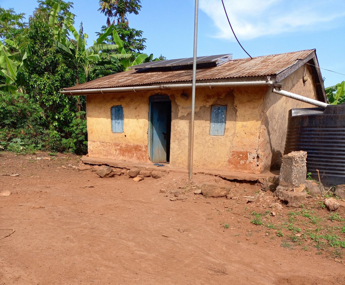 SpireJim's tweet photo. BUKALEEBA Health Centre II, LWANIKA PARISH, BUKATUUBE SUB-COUNTY, MAYUGE DISTRICT.

Fully equipped with solar and a water tank 👏🏽👏🏽👏🏽👏🏽
#UgandaHealthExhibition https://t.co/CjI9eicMab