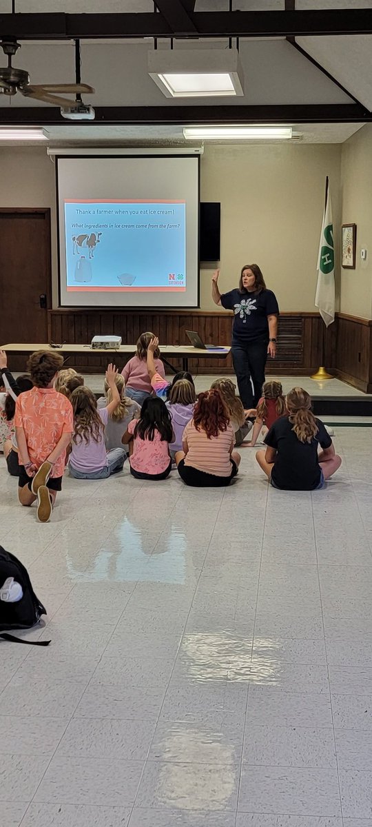 ExtensionHack's tweet photo. Ag Fest is happening today for York and Polk county 4th graders. Sessions on beef, ag tech,  pollination, popcorn, and more! 

Thanks to our sponsors: @NECornBoard, Grand Central, Dollar Fresh, York/Hamilton Cattlemen, Nuttelman Dairy, and @corteva! 

Thank you to our presenters! https://t.co/2FUxPZXzwN