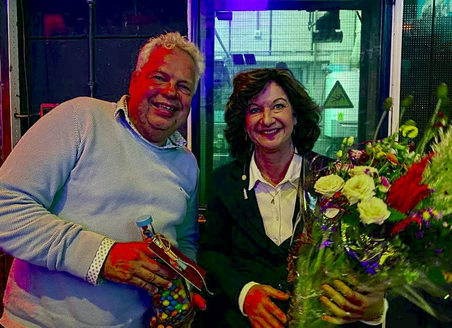 JWNAS's tweet photo. @daniellebraunOL in Tilburg bij @station88HOI @clubsmederij was echt een daverend #succes. 
We boffen met zo’n inspirerende vrouw. Blijf in contact! Maak je totem. Wie wil je zijn? Aandacht is het nieuwe goud &amp; #ondernemersadvies kan dit  #Ondernemers in @gemeentetilburg bieden https://t.co/Y4BszZ6pxa