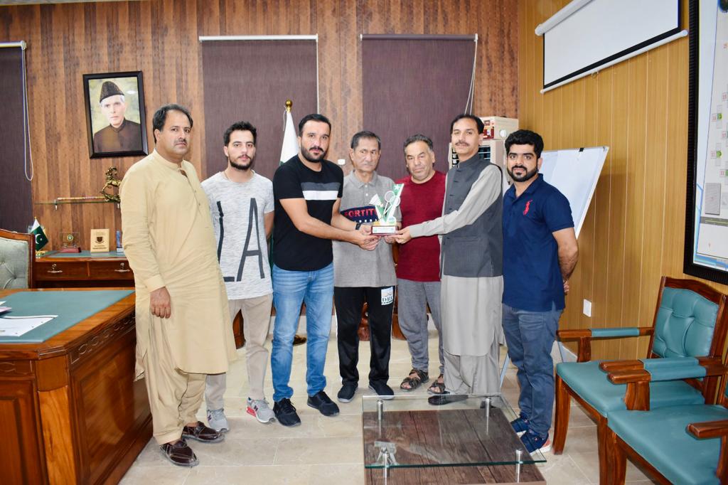 LUAWMSOfficial's tweet photo. Lasbela University of Agriculture Water and Marine Sciences recently hosted the Prime Minister's Youth Talent Hunt Badminton Men/Women trials at Government Boys Degree College Sibi on 18th September 2023. 
#LUAWMS #TalentHuntProgram https://t.co/B1UYxEKw4h
