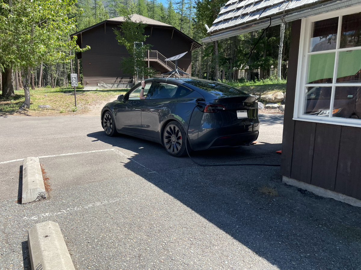 scottwerkema's tweet photo. @itskyleconner This would be one busy charge stop https://t.co/e4WlGX4EGl