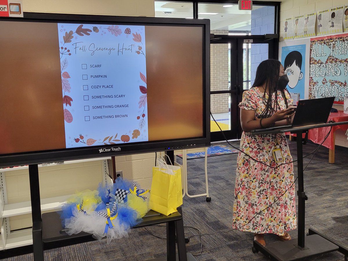 Team Building <a href="/RandolphDolphin/">A. Philip Randolph</a> during October's faculty meeting, lead by our Fabulous 1st Grade Team. GREAT JOB!!
FALL SCAVENGER HUNT!!❤️ @MWilson_APRES <a href="/FultonCoSchools/">FultonCountySchools</a> <a href="/RonMaxwellFCS1/">Ron Maxwell (@FCS)</a>