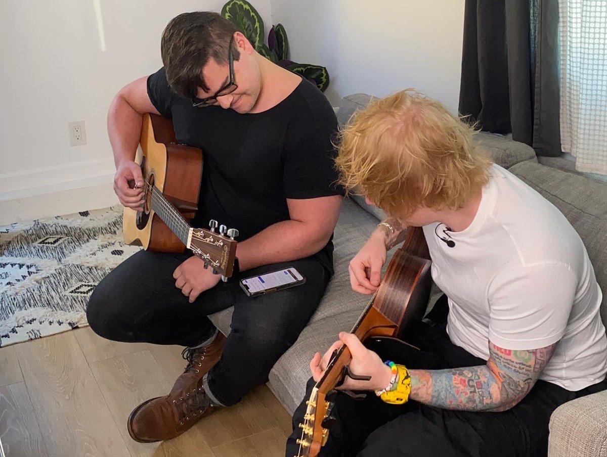 johnturri_'s tweet photo. Life is beautiful. Shout out to my mom for making this happen. #dream #edsheeran #edhq #tinglyteds https://t.co/9zUFM2IIcQ