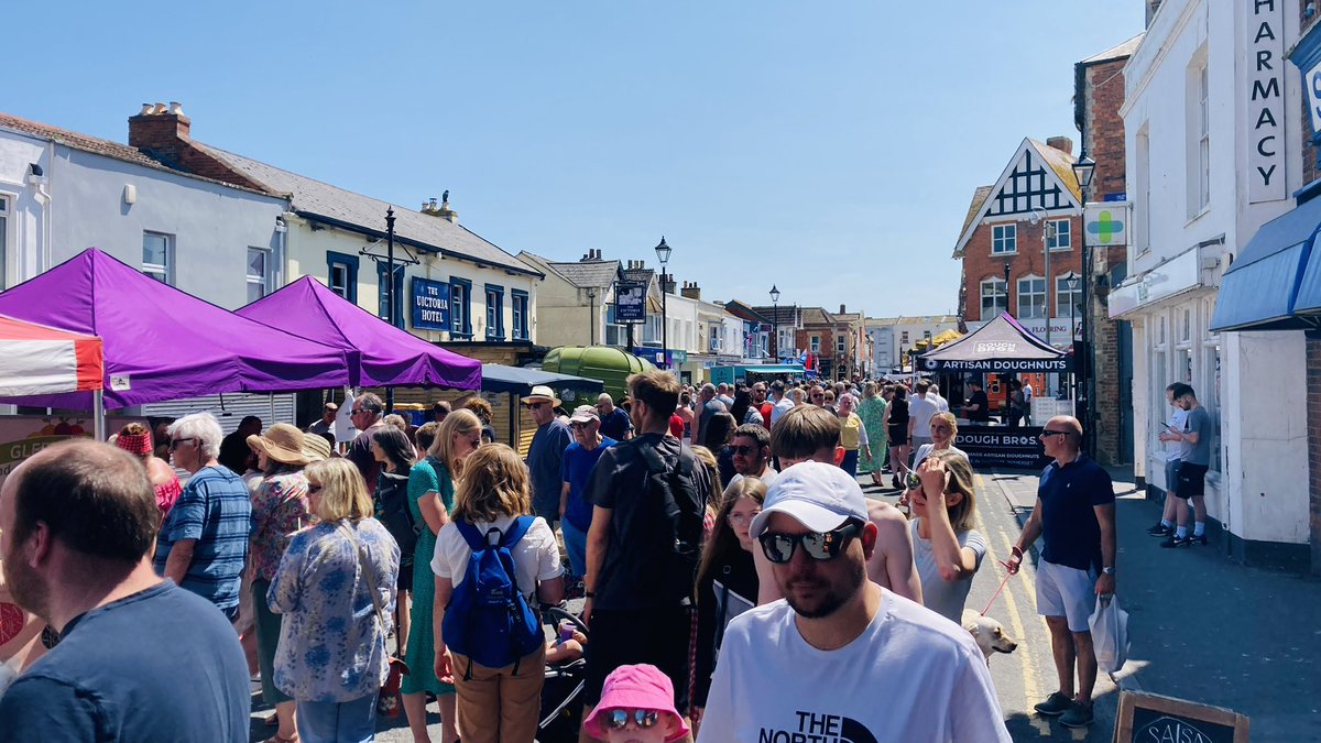 eatFestivals tweet media