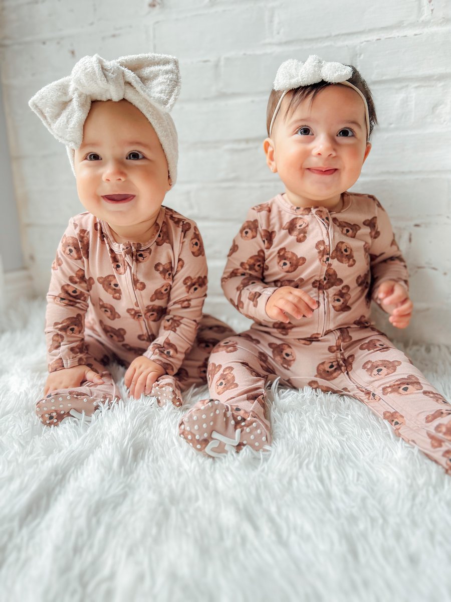 THESE TWINS ARE SO BEARY CUTE!!! #twintuesday 🧸