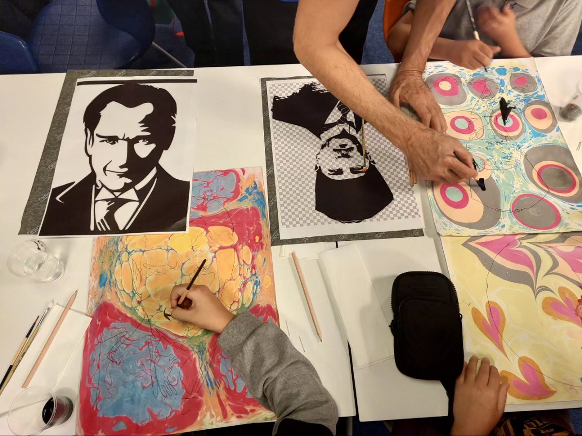 UOGaziemir's tweet photo. 5-6. Sınıf öğrencilerimiz ve velilerimizin işbirliği ile "29 Ekim Haftası" sergilenecek olan "Cumhuriyet' imizin 100. Yılına" ithafen Ebru Sanatı üzerine Atatürk Silüeti çalışması gerçekleştirdik. 
Katılım sağlayan öğrencilerimize ve velilerimize teşekkür ederiz. 🇹🇷🎨🖌 https://t.co/VAoIVpasKy