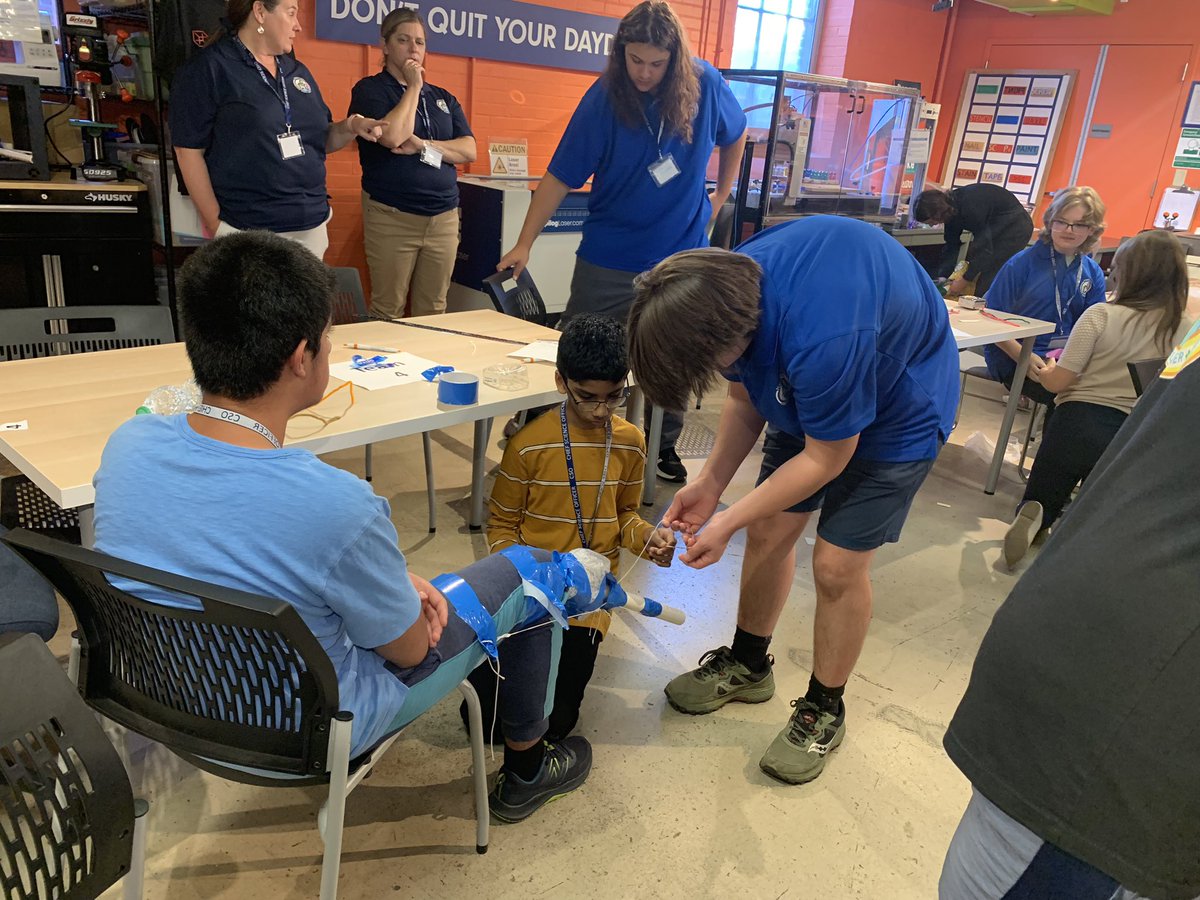 NhsPaukovitch's tweet photo. Our Chief Science Officers were creative problem solvers today as they completed Day 2 of leadership training 🧬🔬 It’s been a pleasure spending time with them the past two days 🦅 https://t.co/MY0QlJefZU