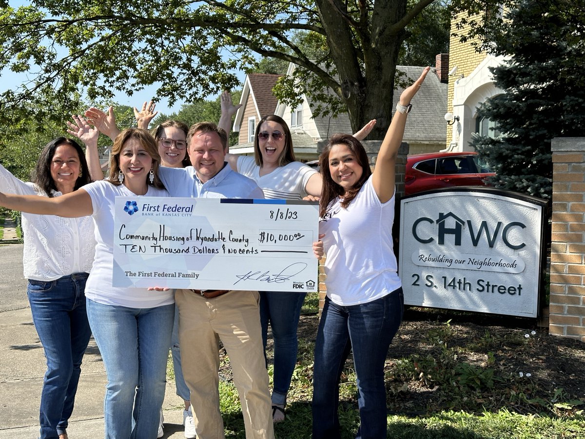 firstfederal_kc's tweet image. Celebrate our neighborhoods and the people who make them feel like home at @CHWCINC's Block Party for Rooftops! The event is Friday, Oct. 6 from 5 - 9pm.

See what's happening at the event and to book your ticket click here: hubs.li/Q0249g840