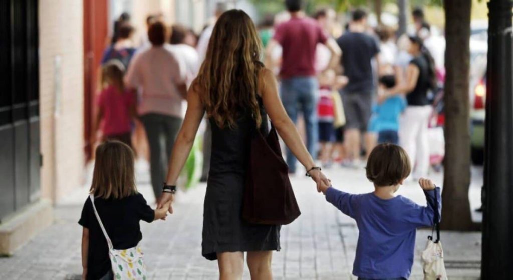 FundPlata's tweet photo. #Opinion - Índice Crianza: avance en medio de una gran deuda 👶👧🧒

📲 https://t.co/H7ZrGctFKn https://t.co/Lm0mgy0YP9
