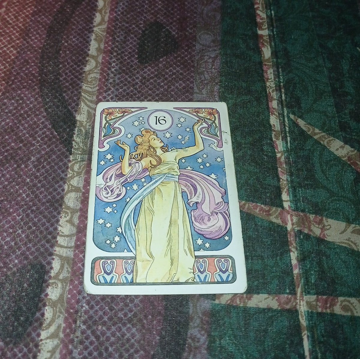 ✨ AVISO DAS CARTAS✨

Escute a sua intuição, preste atenção nos sinais ao redor, esteja sempre aberto ao contato com o mundo espiritual. O universo está tentando entrar em conexão com você a todo momento, seu destino está se alinhando com a sua vida!