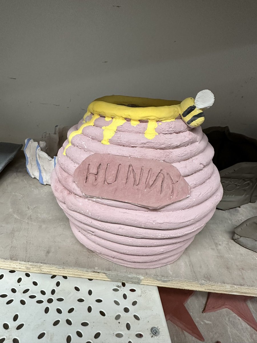 primaryteachew's tweet image. It was glazing night at pottery today (only one session left 🥺) and I’m quite proud of what I managed to create! 🍯👻

#ThrivingNotSurviving
