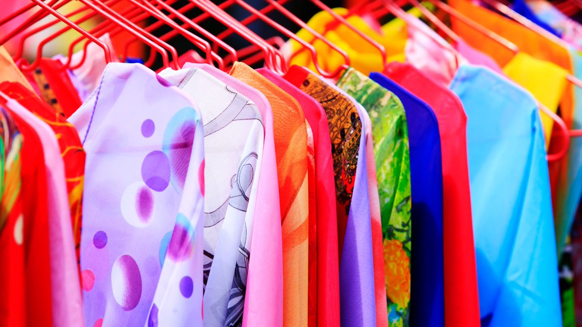 saudishopping's tweet photo. تبحث عن مواقع لشراء الملابس اون لاين في الكويت ؟
تريد الإطلاع على تشكيلة مختارة من الملابس رخيصة ومتوسطة السعر والفاخره وإختيار ما تريد والدفع بطريقتك المفضلة دون مغادرة منزلك ؟ إذاً ننصحك بالإطلاع على قائمتنا التي تضم 30 موقع #تسوق #ملابس بالكويت

الرابط: https://t.co/ZNC55eQFql https://t.co/zMouvgDbDY