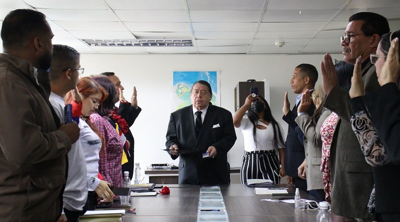 Comisión del Esequibo juramenta equipo que promoverá referendo consultivo
shre.ink/noul
#QueNotaRegresarAClases