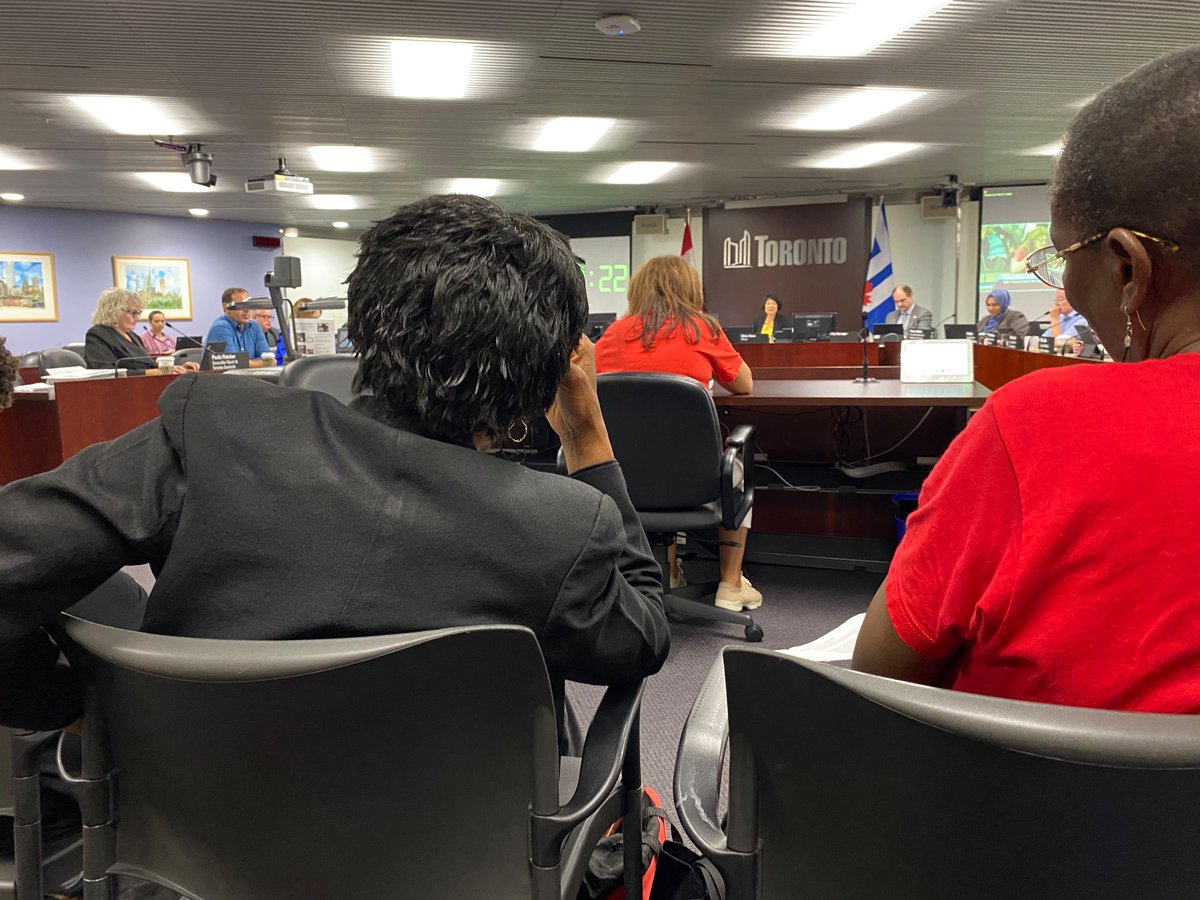 TorontoACORN's tweet photo. ACORN members from across Toronto deputed at the executive committee today about #AffordableHousing and #PublicInternet πͺ https://t.co/69ozpGxepc
