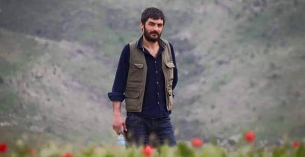 dempartikurdi's tweet photo. Di 8'emîn salvegera qetilkirina wî de em #HacıLokmanBirlik bi rêzdarî bi bîr tînin. Em îşkence û bêrûmetiya ku li wî û di şexsê wî de li gelê me hat kirin tu car ji bîr nakin. Têkoşîna gelê Kurd dê bibe bersiva vê hovîtiyê û em ê ji bo azadiyê her tim li ber xwe bidin. https://t.co/ZCENk8Ip8p