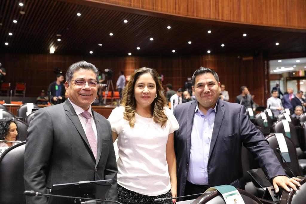 Amigas y Amigos les saludo desde la Cámara de Diputados - H. Congreso de la Unión deseándoles un excelente #Martes #ZarzosaSiTrabaja #ServirEsMiPasión