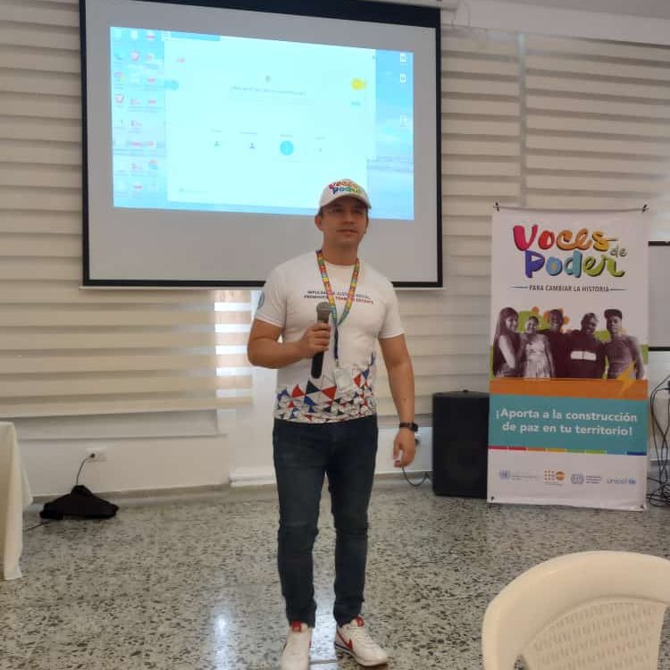 OITAndina's tweet photo. Así como en Cali y Quibdó, en Buenaventura junto con actores institucionales, empresariales y sindicales se sumaron 15 acuerdos
👩🏫En educación
💲Financiación
👨💻Capacitación
Unidos para que las #VocesDePoder resuenen muy alto y logren ser sostenibles💪🏿 https://t.co/XdOYBPh0Vr