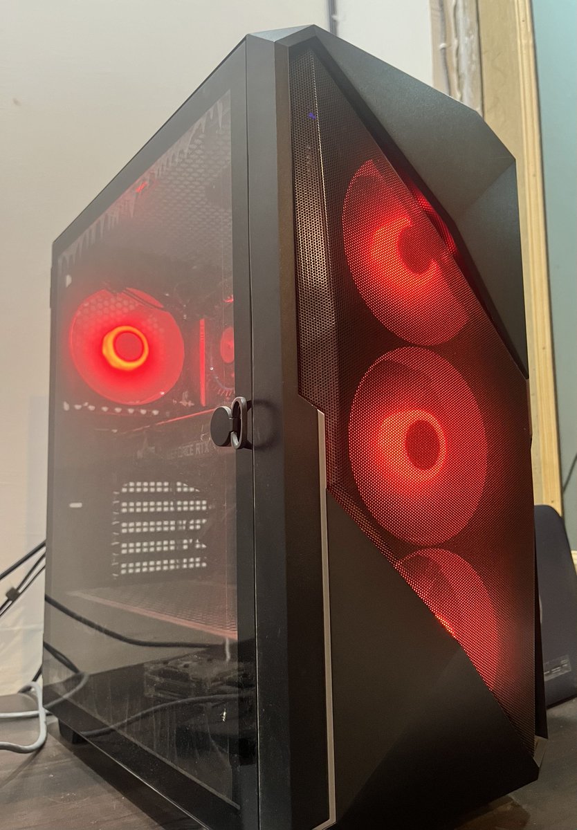 5 years back, the left one used to be my PC, I learned java and did many freelancing projects on this 2 gb computer.
Now the right one is my current PC. it helps me to handle 3-4 projects at the same time. All thanks to freelancing ✌️