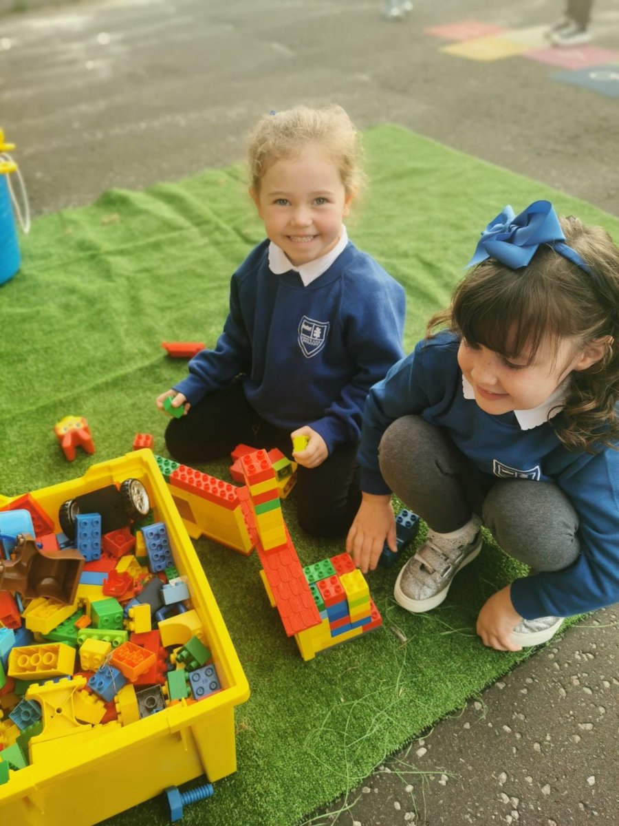 KingsOakSchool's tweet photo. P1 leading their own learning outside and inside. Lots of personalisation and choice in free flow play opportunities.
#KingsOakP1 https://t.co/Cej3tBGtBa