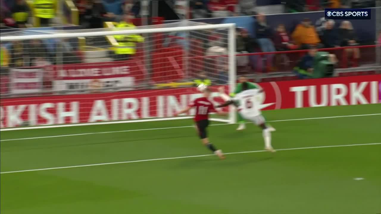 Marcus Rashford finds Rasmus Højlund for his first Man Utd home goal.  🇩🇰