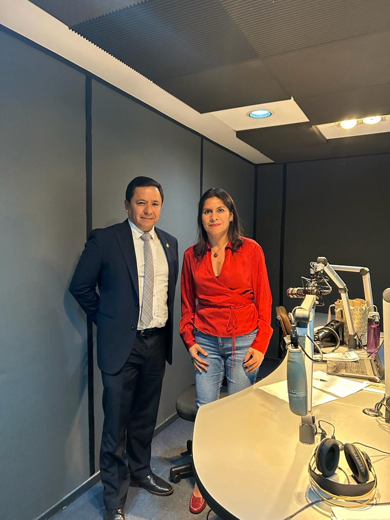 PrismaRU's tweet photo. #EntrevistaRU | El Dr. Daniel Trejo @dantmdantm, profesor de la @FCAUNAMOFICIAL y de doctorado en la UNLA, platica con @deyanira_moran sobre su plan de trabajo para la Rectoría de la UNAM 2023-2027.

#RelatamosAlMundo🌎#RadioUNAM 961FM📻 https://t.co/TeN15dQoT0
