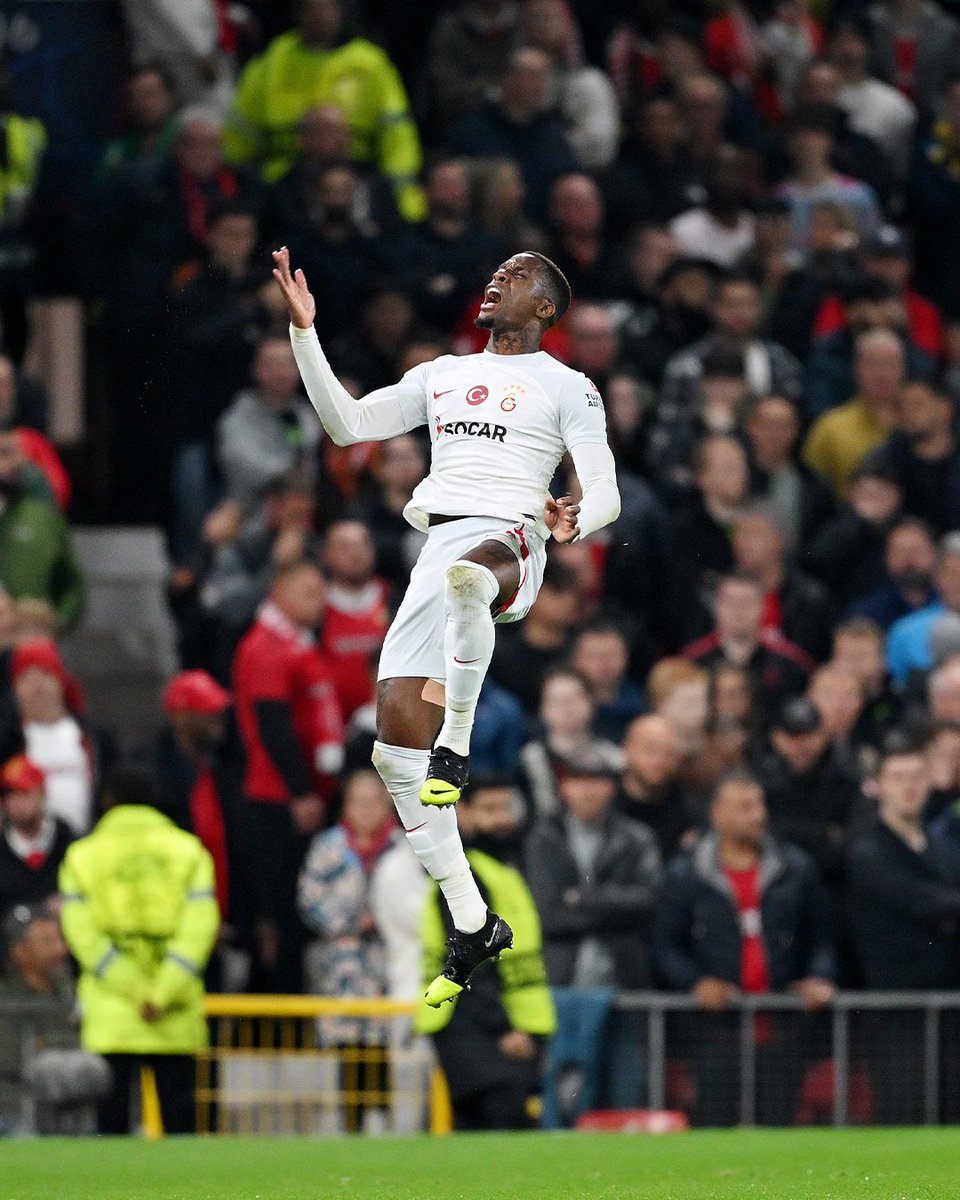 Zaha on the grandest stage 💛❤️

#UCL