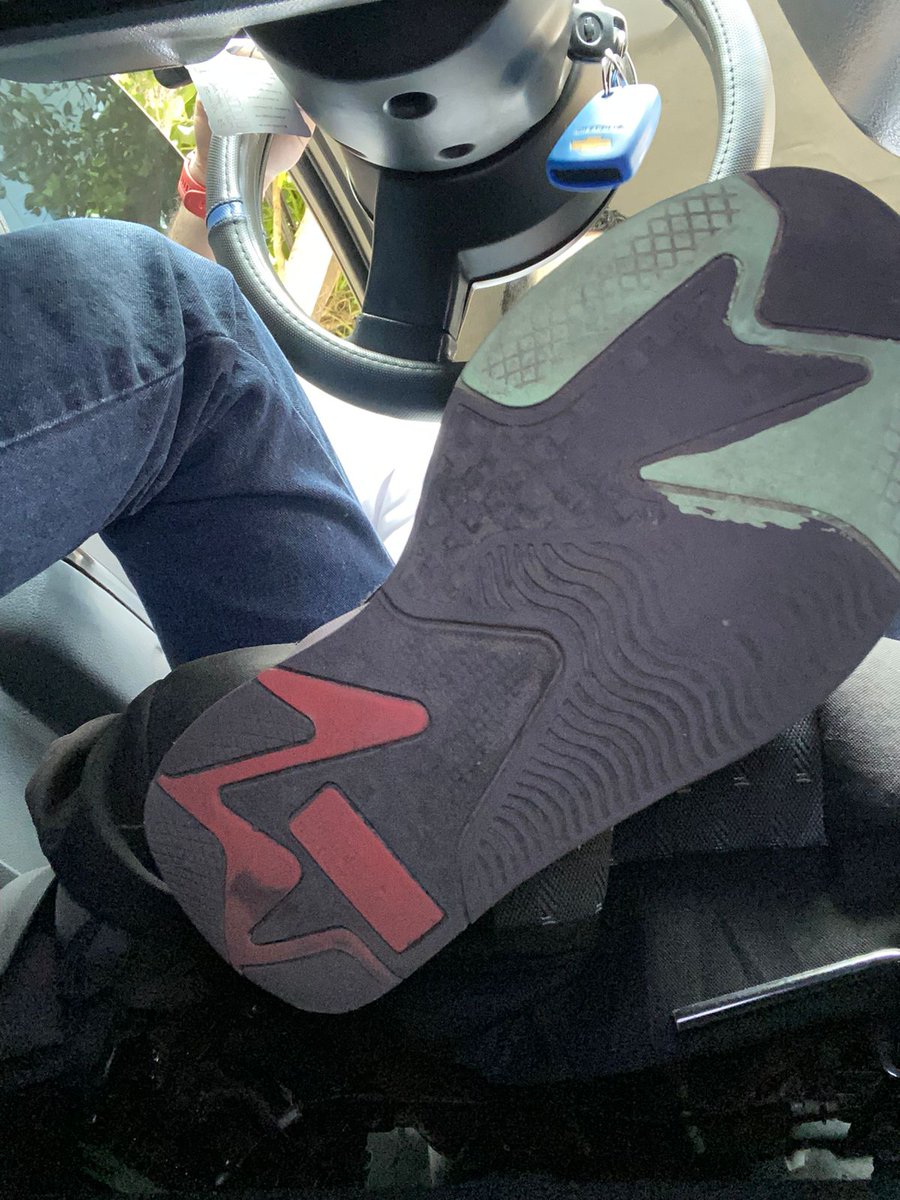 GiantFelipe89's tweet photo. The next time you call for and uber, make sure you have how to pay for it, else, the driver may shrink you and make you pay someway else hahahaha! 😈

#LatinGiant #SizeTwitter #Trampling #Crushing #Stomping #giantFetish #TwitterSize #Macro #Macrophile #Macrophilia #Macrofilia https://t.co/4QrdyB0GAx