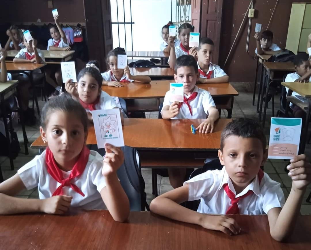 EducRemedios's tweet photo. ¡Ahorra, ahora! 💡El aporte de todos cuenta. 🇨🇺 #CarnéClick de los pioneros de la Escuela Primaria Mártires de Barbados, de nuestro municipio, que pertenecen a las #patrullasclick. #UnidosXCuba @CubaMined @Yamilet50088609 @VcProvincial @Colina_VClara @dpevillaclara @barreto_nt https://t.co/akOhCA3lij