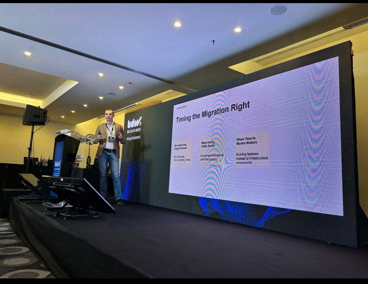 Awesome vibes at the Big Data Week event with founder <a href="/andrei_821/">Andrei Manea</a> sharing insights on how to know the right time to migrate to #cloud
