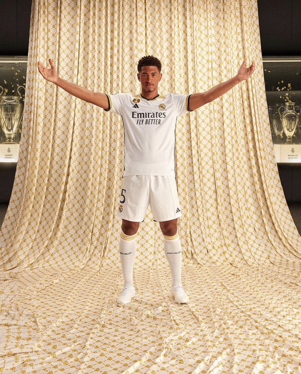 Bellingham (20 anos) com a camisa do Real Madrid:

🏟 9 jogos
⚽️ 8 gols
🅰️ 3 assistências

- Mais 1 gol e 1 assistência hoje!