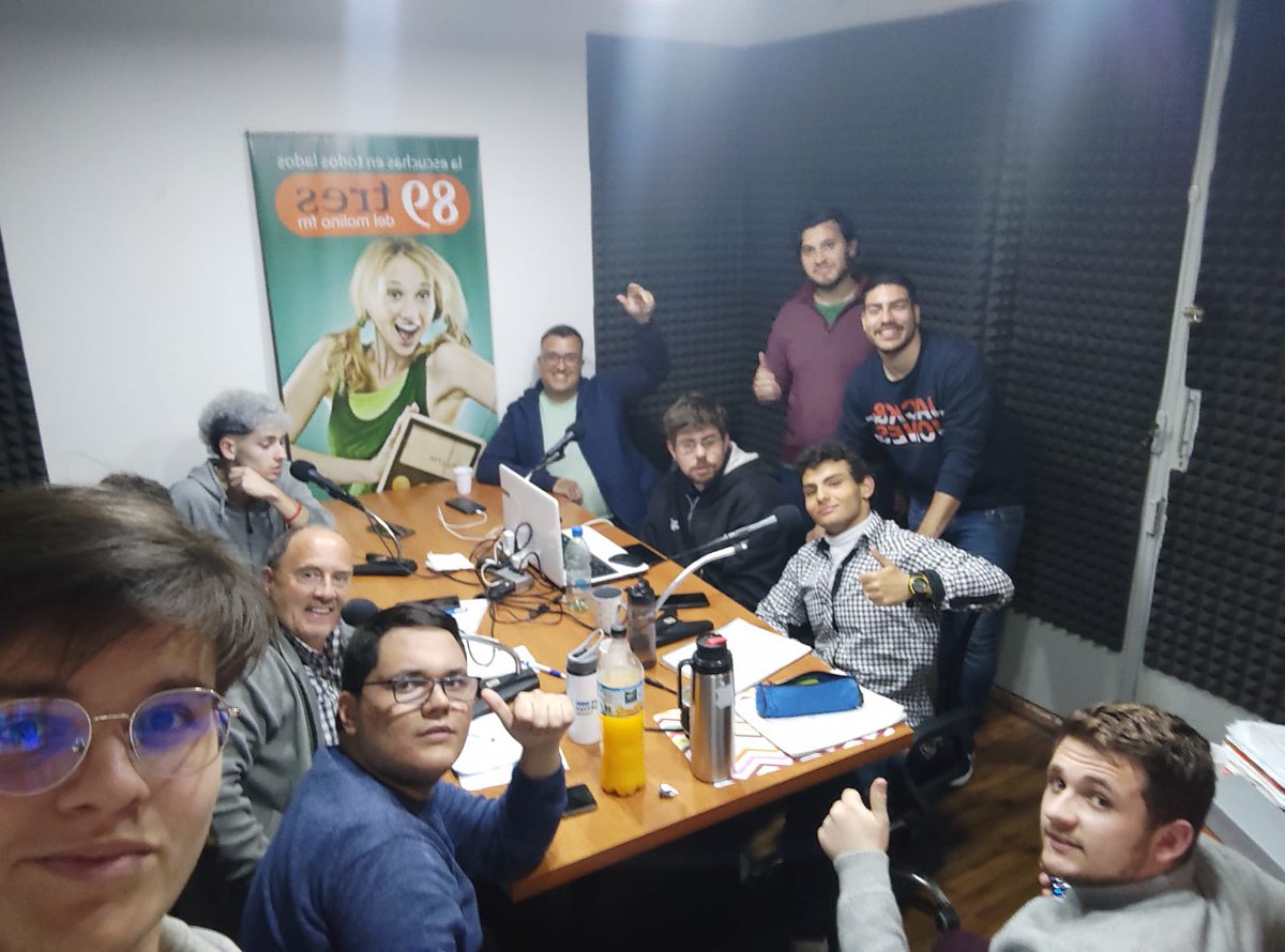 WiliamVelazquez's tweet photo. Buscamos periodistas deportivos sin experiencia, sí con curso realizado, para sumarte a nuestros programas de radio y TV. WhatsApp al 095.565.019 https://t.co/ICOC60ziyN