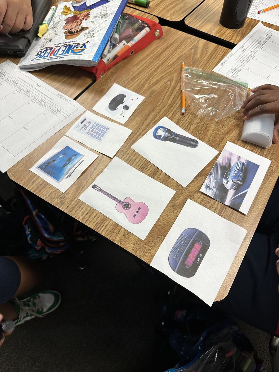 williams8178's tweet photo. Students are working in collaborative groups to discuss how the different forms of energy are used and produced!
#5EModel
#Explore
#LifeLeader
#Collaborative https://t.co/DFDd9fmbyp