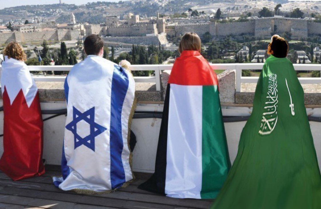 "وزارة الداخلية السعودية"تقوم بعملية ابتعاث عددمن المجندات السعوديات إلى إسرائيل 
غير مُعلنه
الحكومة تمهد وتتطبع مع إسرائيل في الخفاء حتى لا يثأر المواطنين الرافضين للتطبيع في وجههم!
وكيف تبعث الوزارة بنات🧒وزجهم في هكذا مهاترات🧐
#السيسى_خربها 
#السعودية 
#عتق_رقبة
#لن_تصير_ملكا