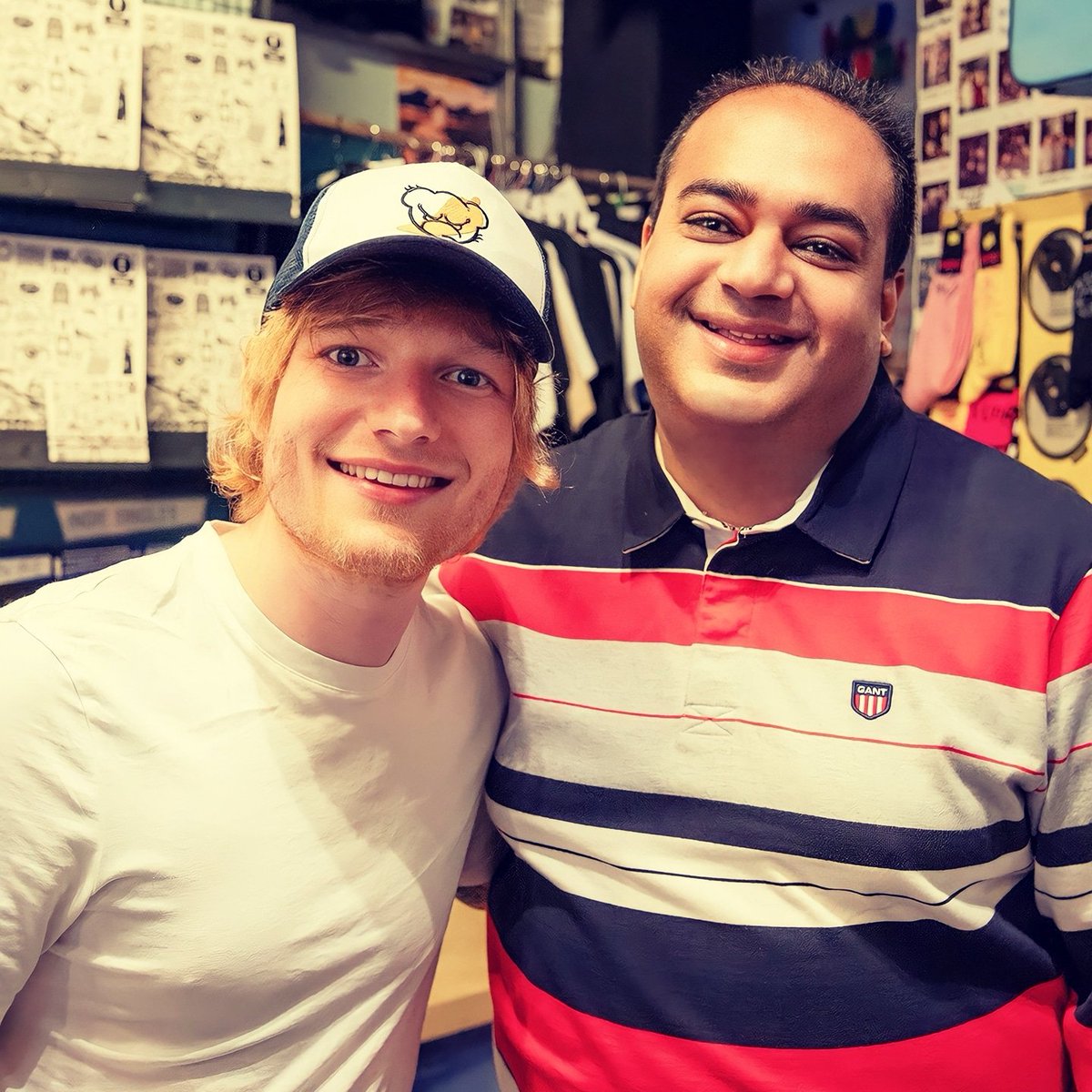Great meeting Ed Sheeran yesterday!
<a href="/edsheeran/">Ed Sheeran HQ</a> <a href="/BanquetRecords/">Banquet Records</a>