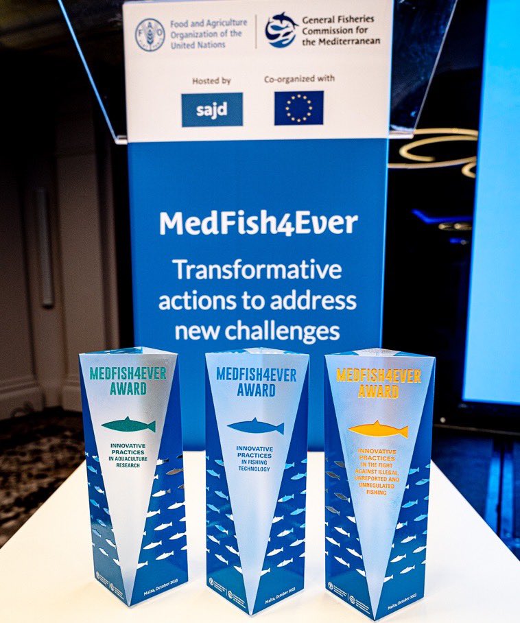 GlobalFishWatch's tweet image. 🏆Learn more about @GlobalFishWatch's #MedFish4Ever award on innovative practices in the fight against #IUUFishing here: bitly.ws/Wo6h.

Photo cred: @UN_FAO_GFCM