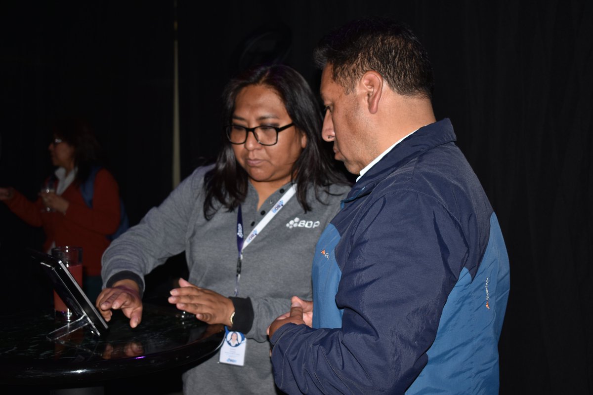 PNUDBolivia's tweet photo. El @BancoBDP_SAM avanza en su transformación #digital 🌐

Hoy fue el lanzamiento de #BDPTePresta, la nueva herramienta digital del banco para generar mayor inclusión financiera de las unidades productivas del país 🇧🇴
Esta iniciativa fue apoyada por el @pnud, @FProfin y #COSUDE 🤝 https://t.co/gM33Mmbg4V