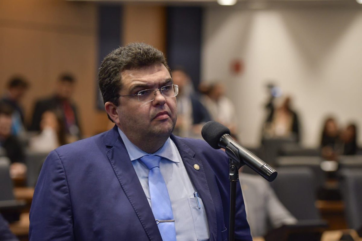 ChicoMachadoSDD's tweet photo. Terça-feira de muito trabalho no Plenário da Alerj. Estamos comprometidos em representar os interesses do povo e fazer o nosso melhor para o desenvolvimento do nosso estado. 💪🏛️ https://t.co/uoMVkqzfG7