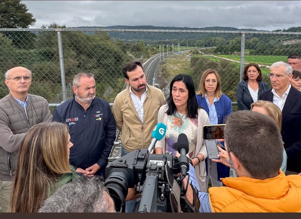 Raquel Arias (@raquel_arias_ro) on Twitter photo Lugo non terá Ave.
Pero Sánchez daralle a Cataluña 450.000 millóns de € que se deberian repartir entre todos os españois.
A comisión de infraestructuras do <a href="/ppdegalicia/">PP de Galicia</a> visitou as obras na líña Ourense-Lugo. Importantes e necesarias. Insuficientes para que o Ave chegue a Lugo Lugo non terá Ave.
Pero Sánchez daralle a Cataluña 450.000 millóns de € que se deberian repartir entre todos os españois.
A comisión de infraestructuras do <a href="/ppdegalicia/">PP de Galicia</a> visitou as obras na líña Ourense-Lugo. Importantes e necesarias. Insuficientes para que o Ave chegue a Lugo