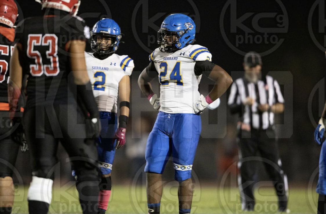 jason2600's tweet photo. Must see match up #24 @Odishamer_iv 6”0 215lbs DL Serrano High School  squares off against 4⭐️ UW commit #Hesperia (Calif.) Oak Hills OL Paki Finau @latsondheimer @GregBiggins Odis clearly dominated this matchup last season @UW_Football @Rivals https://t.co/fZ6Kwb8oUg