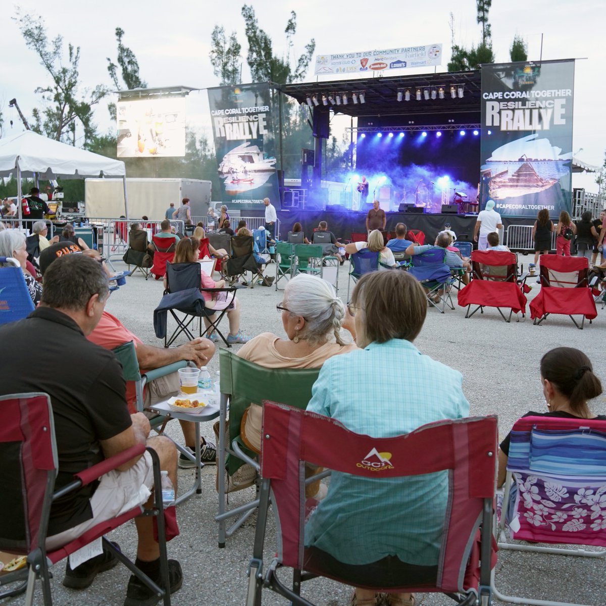 CapeCoral's tweet photo. ๐ Last Friday's Cape Coral Resilience Rally was a success! Big thanks to sponsors, staff, performers, and our incredible community for supporting local nonprofits. Your unity fuels our city's strength! ๐ชโจ #CapeCoralStrong #CommunityUnit https://t.co/J2oTZ2dNdH