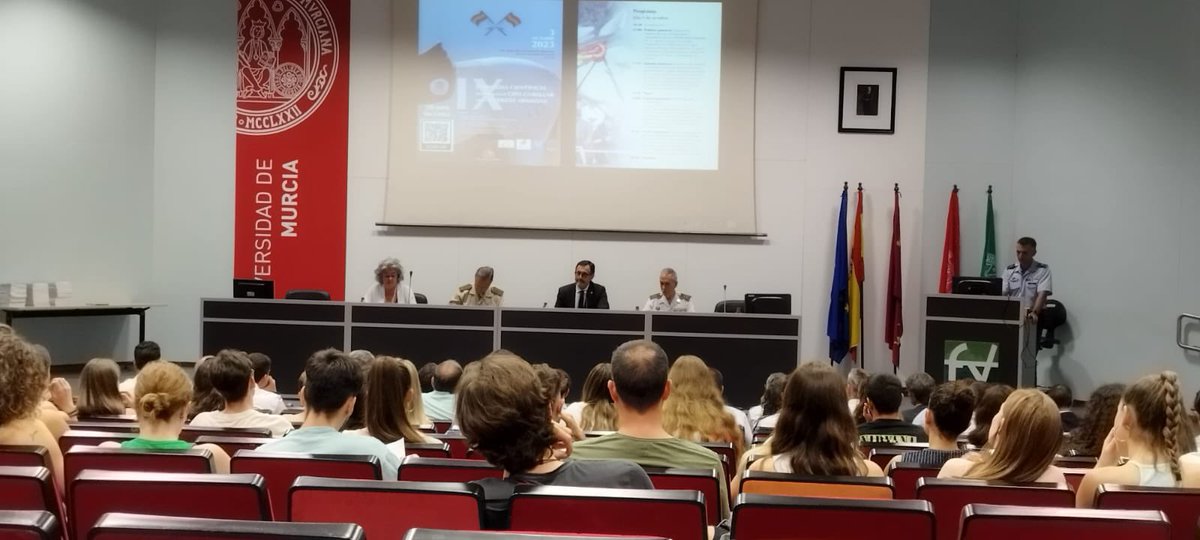 Nuestra presidenta, Teresa López, ha participado en la clausura de las IX jornadas científicas de Cría Caballar. 

Gracias a las Fuerzas Armadas y a la <a href="/fac_mur/">Facultad de Veterinaria de Mur</a> por invitarnos a participar.