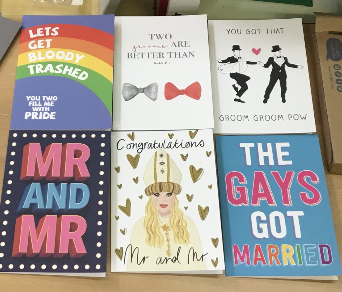 When they ask the gay buyer to buy the gay wedding cards 🤟
Top right featured loads in tonight’s <a href="/itvcorrie/">Coronation Street</a>