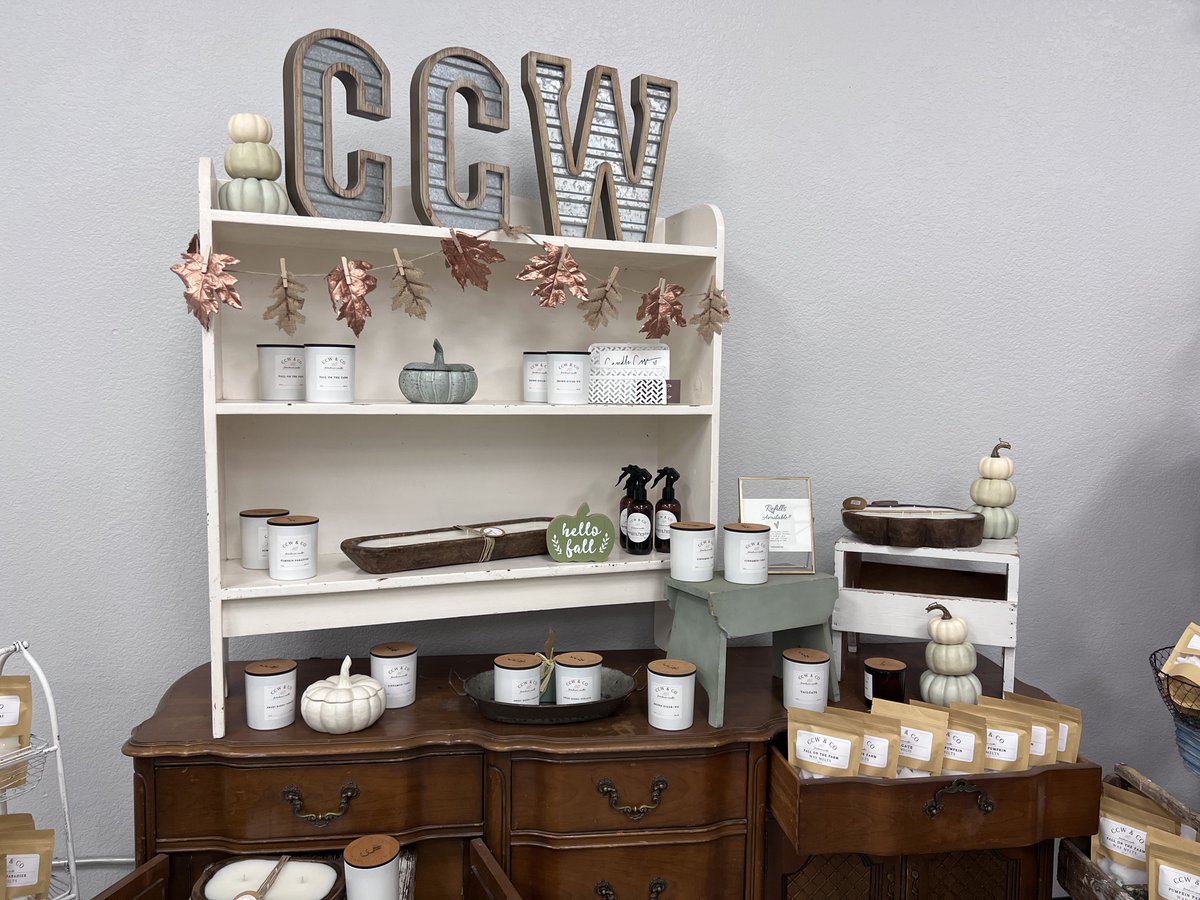 DowntownNorman's tweet image. Welcome to Downtown! The Main Marketplace is open with a growing assortment of apparel, accessories, and household items. Be patient as they fill their space but with each new booth comes a new reason to visit each week!

500 W. Main Suite 100 #shoplocal #ShopNorman