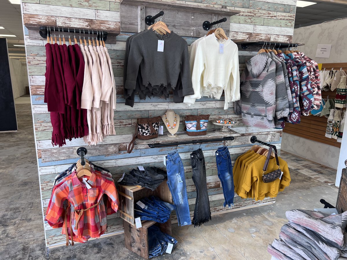 DowntownNorman's tweet image. Welcome to Downtown! The Main Marketplace is open with a growing assortment of apparel, accessories, and household items. Be patient as they fill their space but with each new booth comes a new reason to visit each week!

500 W. Main Suite 100 #shoplocal #ShopNorman